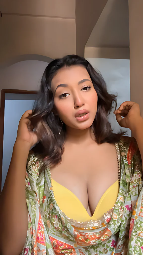 Big Boobs, Bigger Moves: Instagram's Divya Mandal Rules