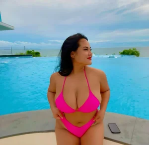 Instagram Model Praew Patcharee Redefines Beauty with Big Boobs Confidence