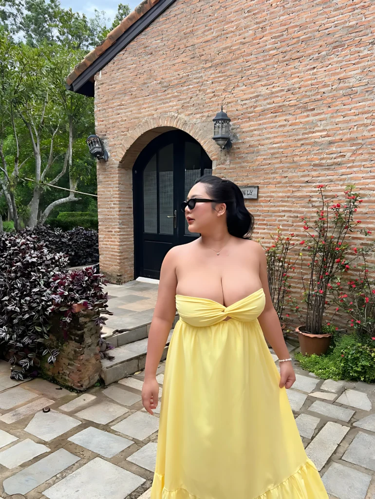 The Bxxt: Alexis Danisha Redefines Curves & Confidence