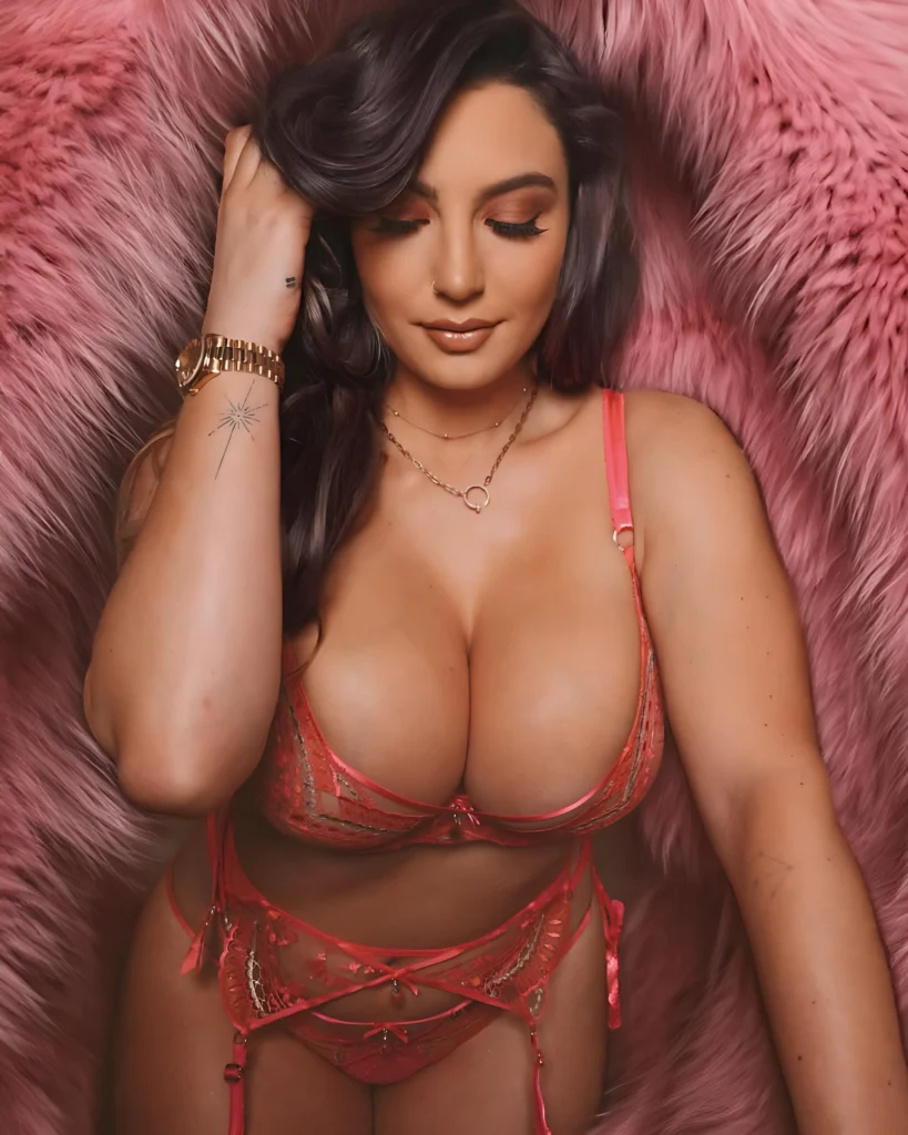 Instagram Model Lexi Goldberg Flaunts Big Boobs Confidence