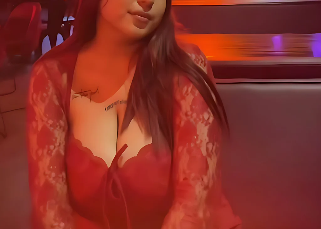 Why Big-Breasted Women Are Yearning for Smaller Boobs