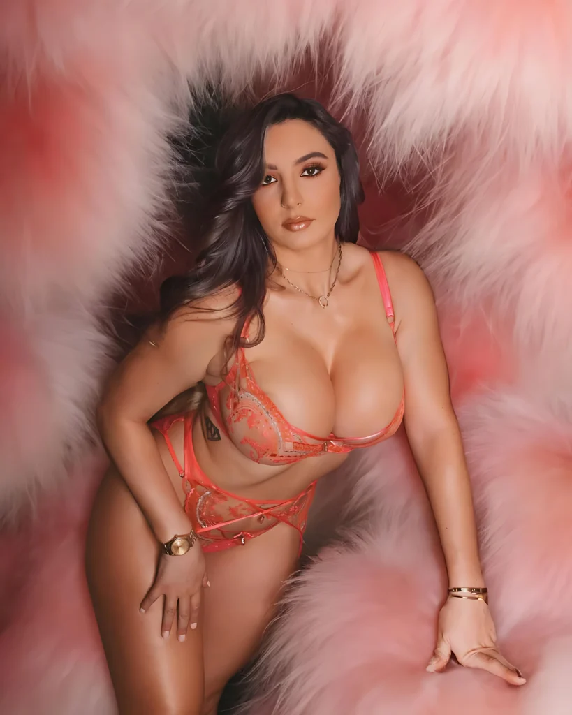 Instagram Model Lexi Goldberg Flaunts Big Boobs Confidence