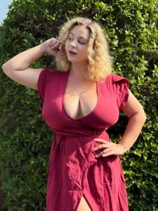 Hollywood’s Hometown Heroine: Holly Garner Owns the Spotlight