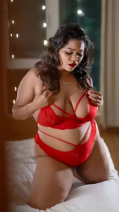 Srestha Das Babin: Redefining Breathtaking Curves