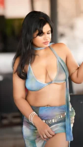 Tania: She Chooses the Allure of Contradiction