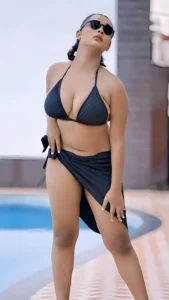 Sara Queen: Unapologetic Art of "Me Model Sara"