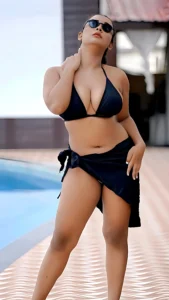 Sara Queen: Unapologetic Art of "Me Model Sara"