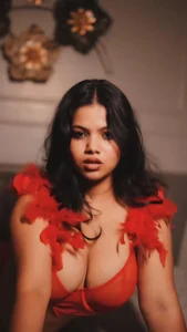 Writika Dey: Revolutionizing Authenticity with Killer Curves