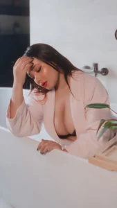 Koyel Sarkar: Redefining Bengali Allure on Instagram