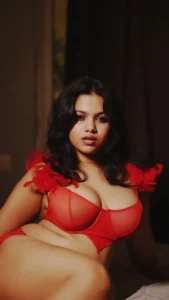 Writika Dey: Revolutionizing Authenticity with Killer Curves