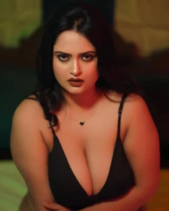 Tania: She Chooses the Allure of Contradiction