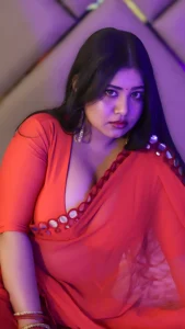 Purba Das: An Artful Symphony of Tradition and Glamour