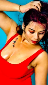 Ruma Chakraborty: Where Calm Meets Curve