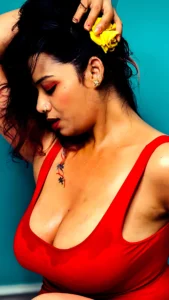 Ruma Chakraborty: Where Calm Meets Curve