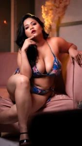 Srestha Das Babin: Redefining Breathtaking Curves