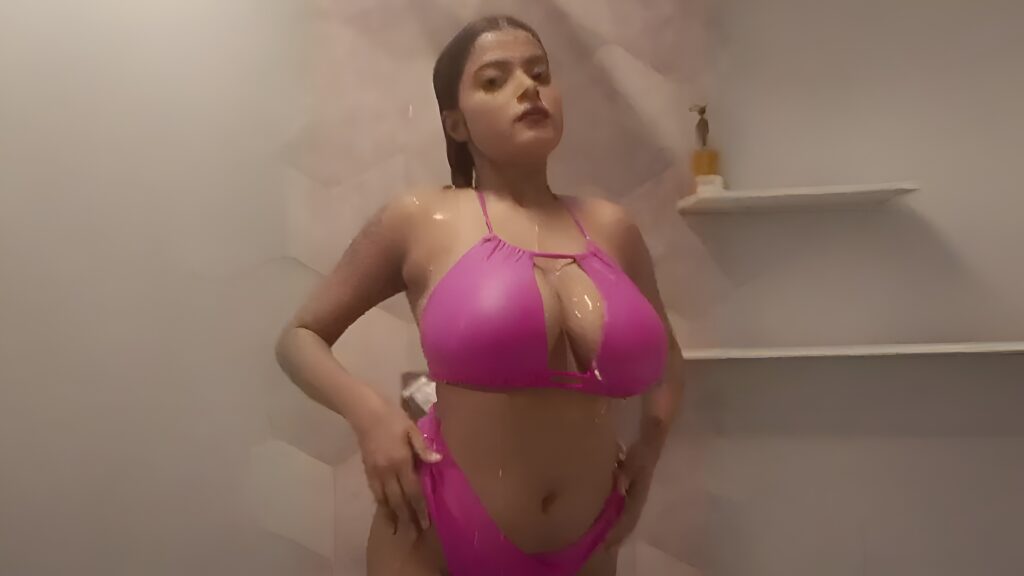 Miss Komolinii: The Exclusive Volcanic Eruption on Your Feed