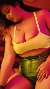 Ruma Chakraborty: Where Calm Meets Curve