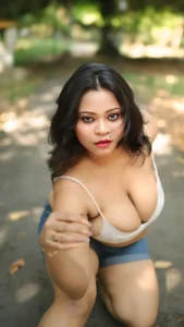 Srestha Das Babin: Redefining Breathtaking Curves