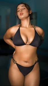 Sara Queen: Unapologetic Art of "Me Model Sara"