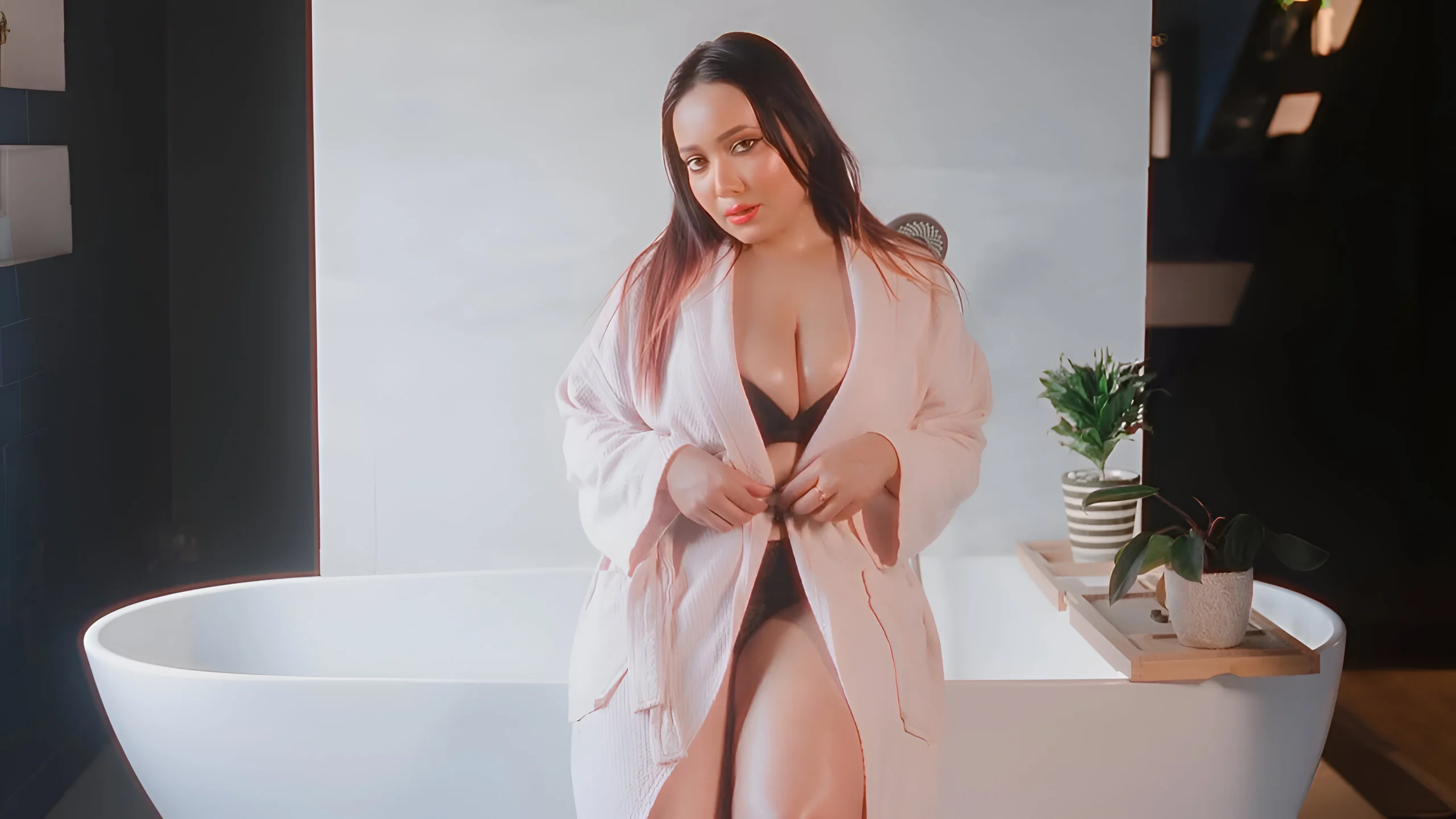 Koyel Sarkar: Redefining Bengali Allure on Instagram