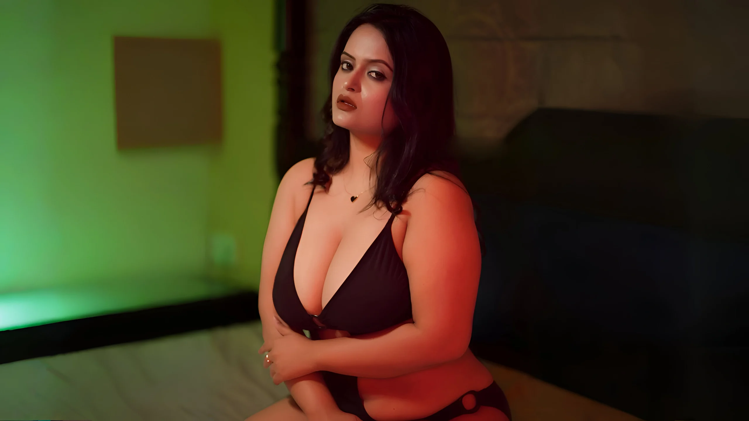 Tania: She Chooses the Allure of Contradiction