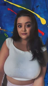 Piyali Ghosh: The Bengali Bombshell Setting Instagram Alight