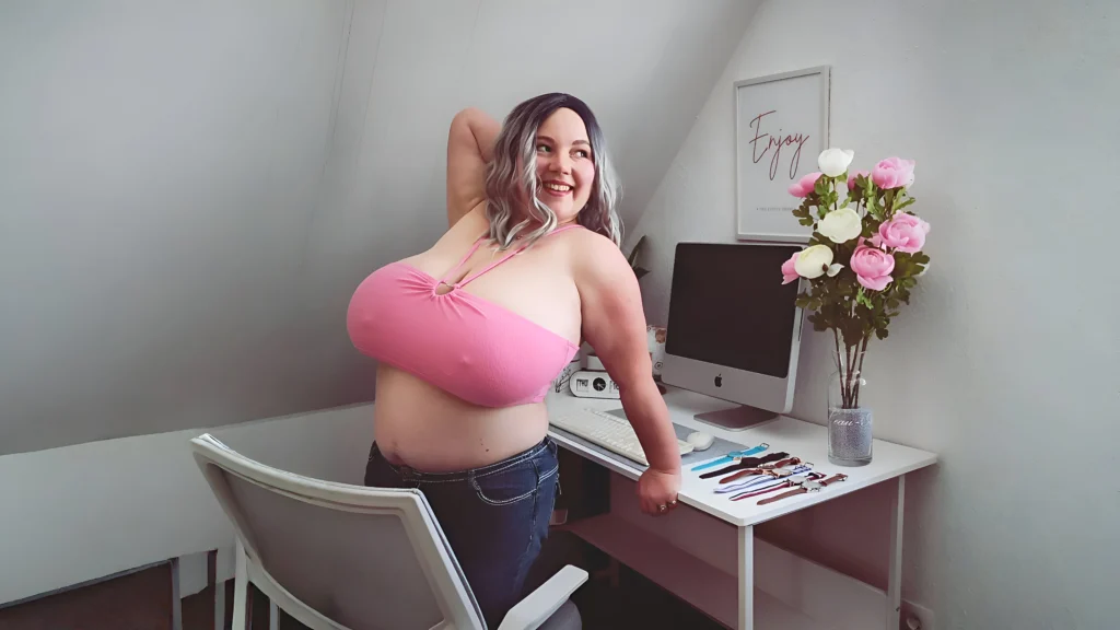 Lina Melina Sparks: New Name Setting Your Feed on Fire