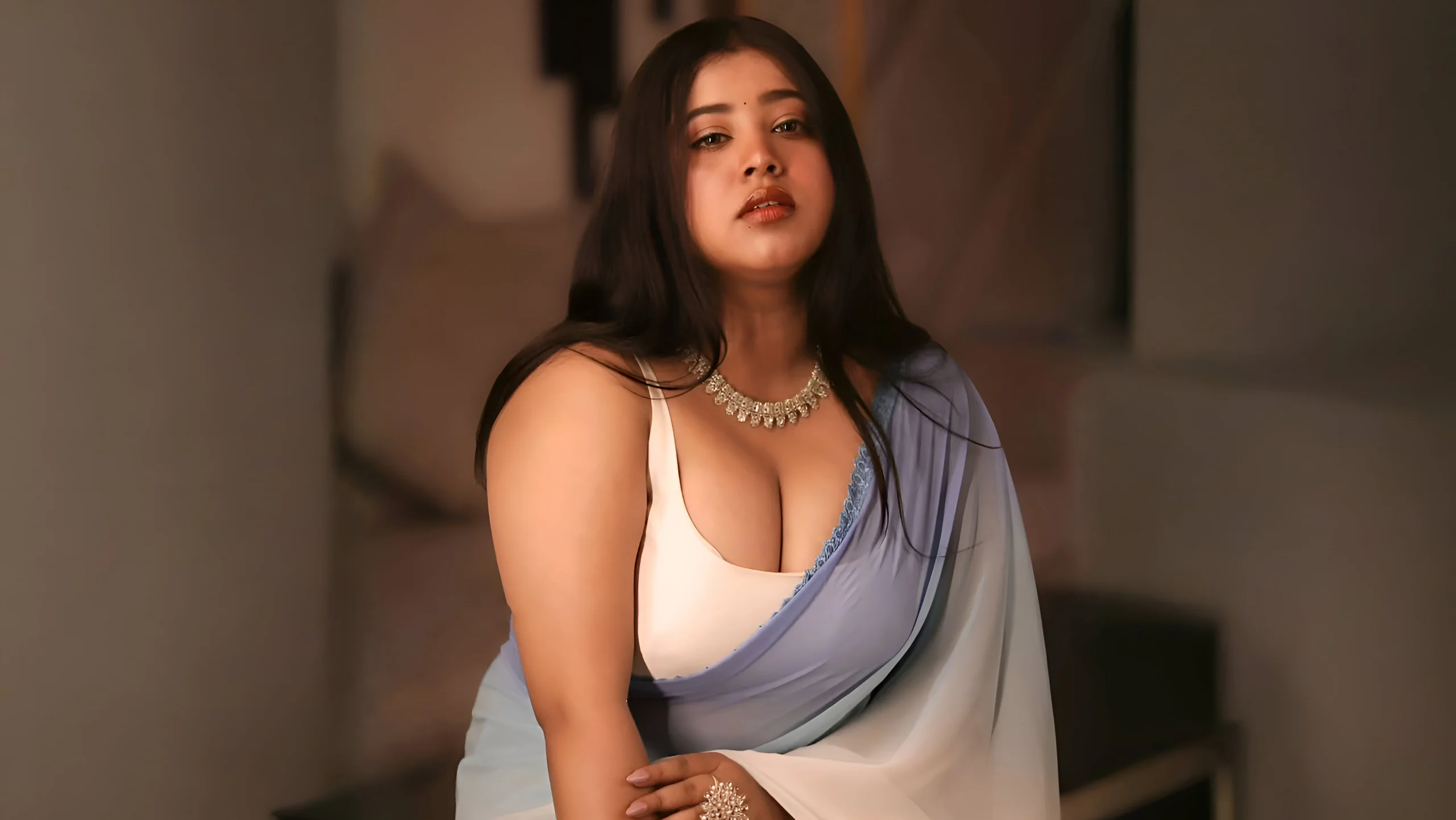 Purba Das: An Artful Symphony of Tradition and Glamour