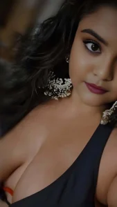 Piyali Ghosh: The Bengali Bombshell Setting Instagram Alight