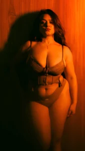 For UZM MUJ, Big Boobs Are a Calculated, Polished Asset