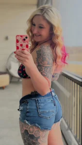 Veronica Vansing: Sweet Mystery, Her cultivated, alluring spell