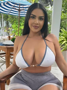 Jessenia Rebecca: Redefining Curves, Comedy, and Confidence