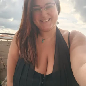 Giuly Stella: Curvy Sicilian Redefining Natural Beauty