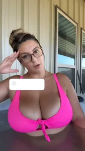 Tati Evans: Proving That Curves, and Authenticity Build an Empire