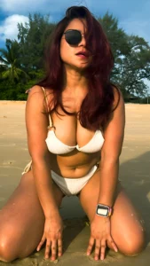 For UZM MUJ, Big Boobs Are a Calculated, Polished Asset