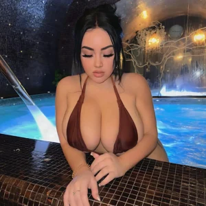 Amy Sophia: Built a Million Followers with Just 48 Posts