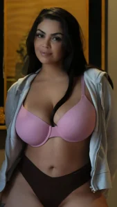 Jessenia Rebecca: Redefining Curves, Comedy, and Confidence