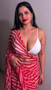 Priyanka Singh: Modeling Career on Curves and Confidence