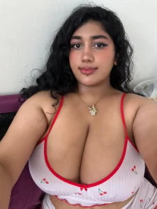 Tanvi Khaleel: Redefining Curves, Confidence, and TikTok Stardom