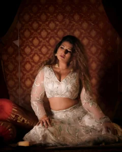Rasha Kirmani: A Khaleesi's Regal, Curvy Confidence