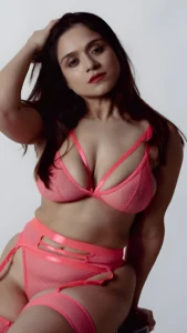 For UZM MUJ, Big Boobs Are a Calculated, Polished Asset