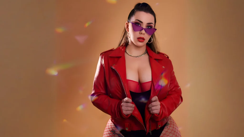 Romi Chase: Bold Glamour, Unapologetic Symphony Romi Chase: Bold Glamour, Unapologetic Symphony