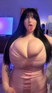 How Tally Rain Turned 35lbs of Natural Beauty into a Digital Empire