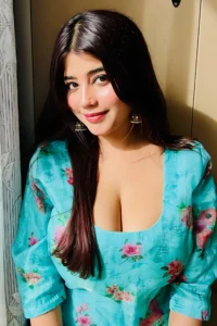 Unveiling Kayra, the Celestial Beauty with Curves That Captivate