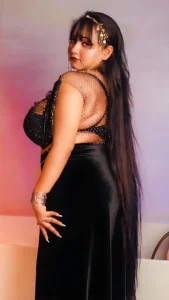 Varsha Mallick and the Art of Letting Curves Speak