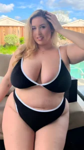 Lauren Sangster: Unstoppable Big Curves Conquer Instagram