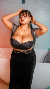 Varsha Mallick and the Art of Letting Curves Speak