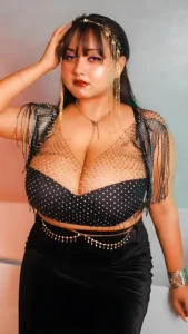 Varsha Mallick and the Art of Letting Curves Speak