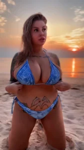 Dilyla Bloom: Redefining Cosplay and Micro Bikinis with Big Curves