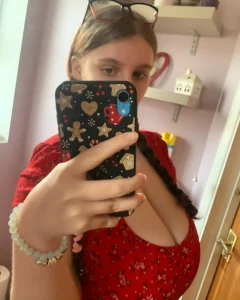 Jasmine: British BBW on a Road to 350K and Beyond